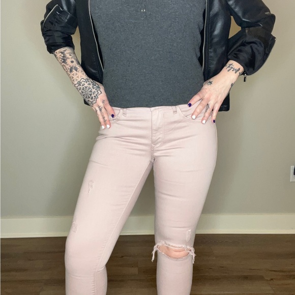 NWOT Express Mid Rise Jeans - Picture 3 of 17